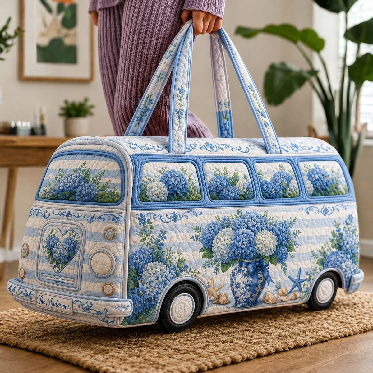 Blue Hydrangea Quilted Tote Bag, Floral Summer Purse, Coastal Garden Gift, Elegant Travel Bag For Her, Gift 2026, Personalized Carryall